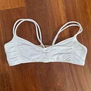 Lululemon white sports bra size 6 to 8